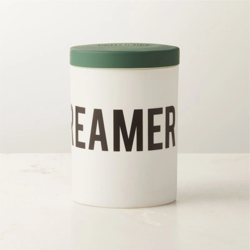 Dreamer In London Cedarwood And Vanilla Candle 5 Dreamer In London Cedarwood And Vanilla Candle - Image 3