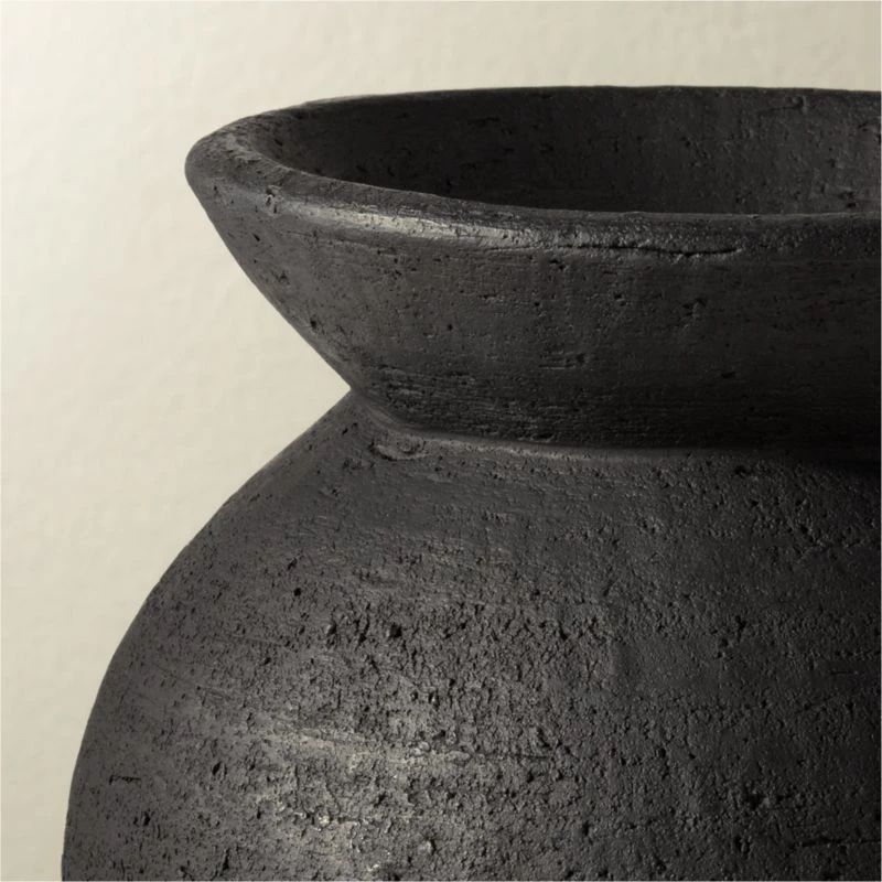 Victoria Black Terracotta Vase 5 Victoria Black Terracotta Vase - Image 3